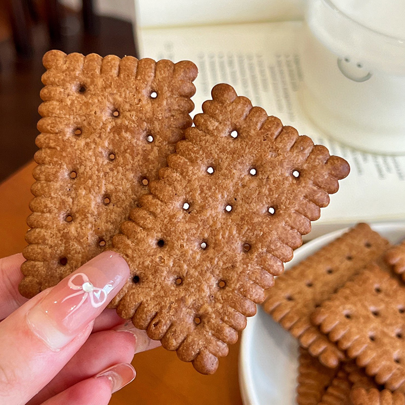 الحليب بنكهة الشوكولاتة بسكويت الحليب الحليب بنكهة الشوكولاتة بسكويت الحليب