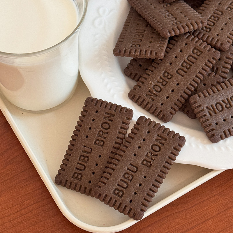 كوكيز بنكهة الكاكاو والكالسيوم والحديد