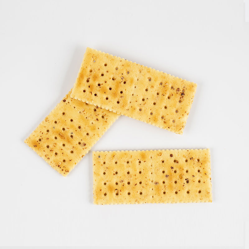 بسكويت الصودا باللحم المقدد والكمأة السوداء