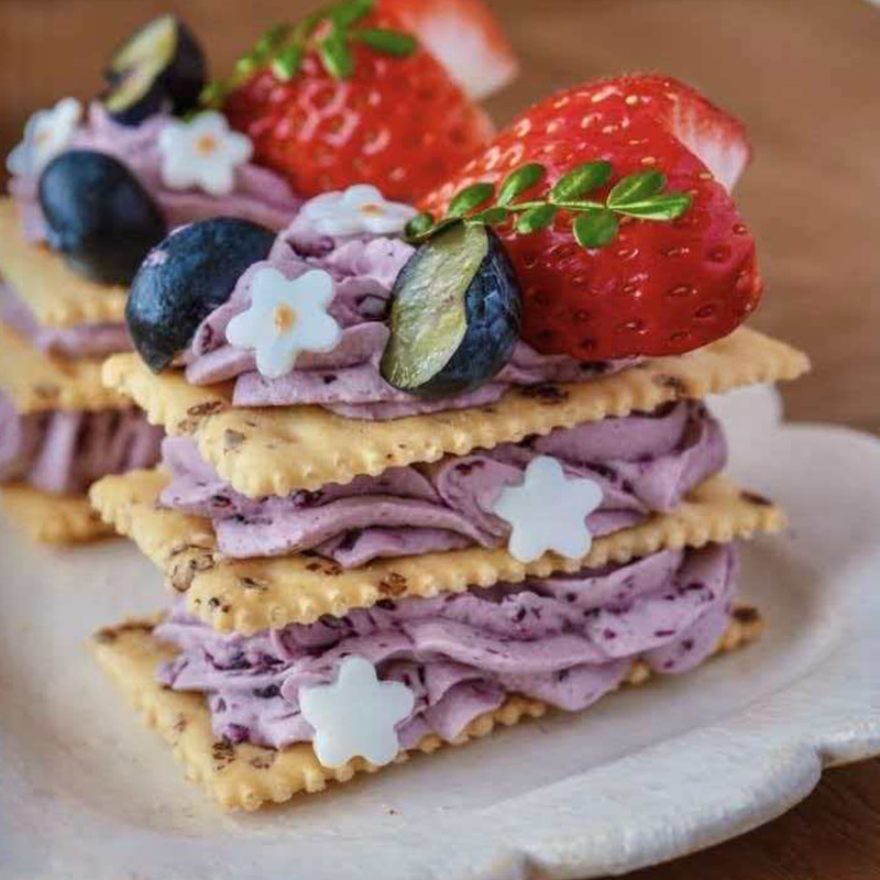 بسكويت الصودا باللحم المقدد والكمأة السوداء