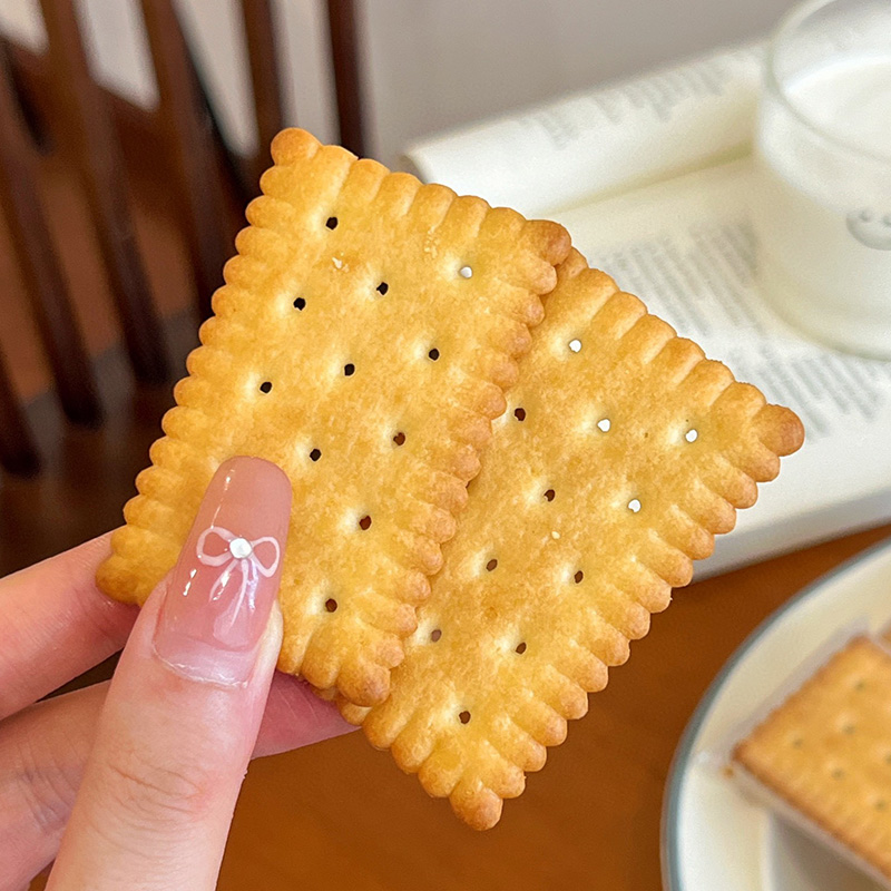 بسكويت الحليب بنكهة الحليب